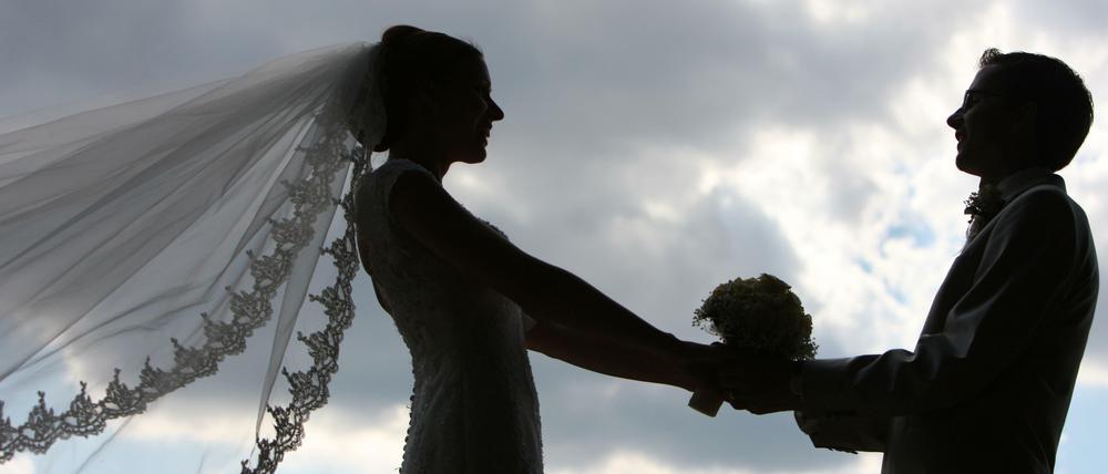 Hochheiraten ist schwieriger geworden. Bei der Partnerwahl bleiben Akademiker lieber unter sich.