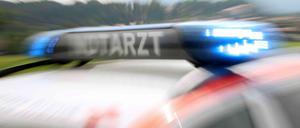 Ein bayrischer Notarzt ist wegen Gefährdung des Straßenverkehrs angezeigt worden.