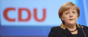 Angela Merkel regiert in der dritten Legislaturperiode, und die Deutschen halten zu ihr.