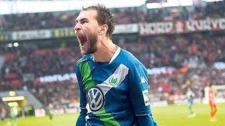 Ein Schrei von vieren. Gegen Leverkusen traf Bas Dost gleich viermal, den entscheidenden Treffer zum 5:4 erzielte er in der Nachspielzeit. Derzeit ist er der beste Torjäger der Rückrunde.