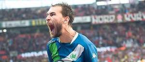 Ein Schrei von vieren. Gegen Leverkusen traf Bas Dost gleich viermal, den entscheidenden Treffer zum 5:4 erzielte er in der Nachspielzeit. Derzeit ist er der beste Torjäger der Rückrunde.