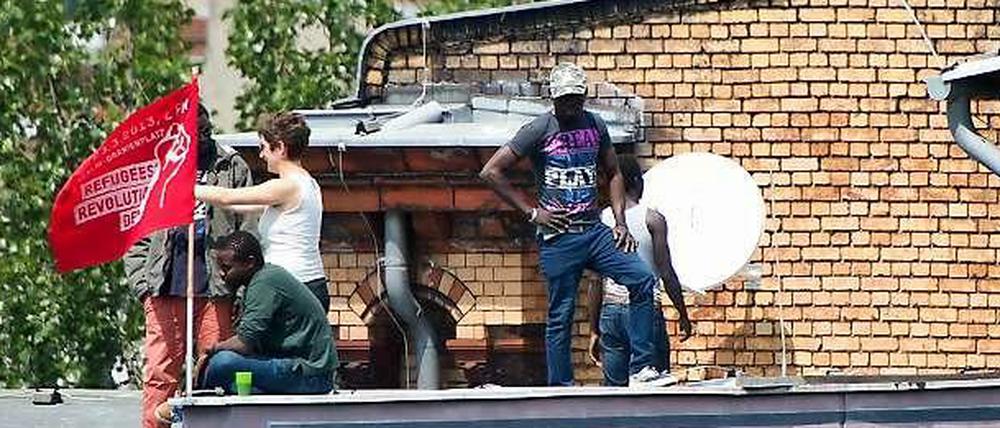 Sie dürfen bleiben, womöglich mehrere Wochen lang: Flüchtlinge in der ehemaligen Gerhart-Hauptmann-Schule (Archivbild).