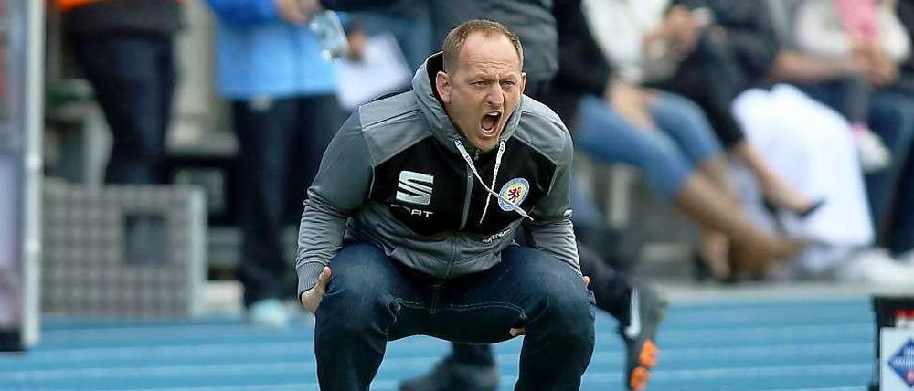 Eintracht-Trainer Thorsten Lieberknecht glaubt, dass seine Mannschaft den Klassenerhalt verdient. 