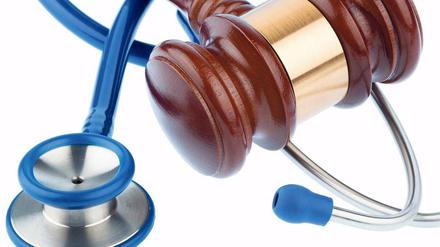 Teilerfolg. Das neue Patientenrechtegesetz bleibt hinter den Forderungen und Vorschlägen der Verbände und sogar hinter den Eckpunkten der Regierungskoalition zu Beginn ihrer Amtszeit zurück.