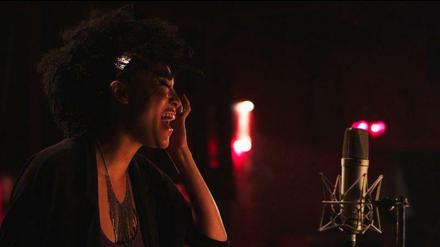 Schön im Hintergrund: "20 Feet From Stardom".