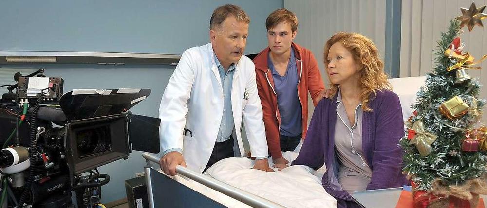 Am Set von "In aller Freundschaft": Wissensvermittlung durch Soap-Formate?