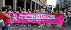 Unter dem Motto "United in Love! Gegen Hass, Krieg und Diskriminierung“ haben Hunderttausende den 44. CSD gefeiert.