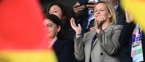 Nancy Faeser besuchte die EM-Partie Deutschland gegen Österreich in London.