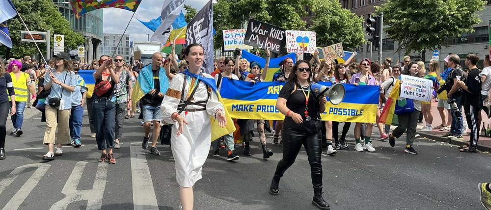 Viele Ukrainerinnen und Ukrainer liefen beim CSD in Berlin mit.
