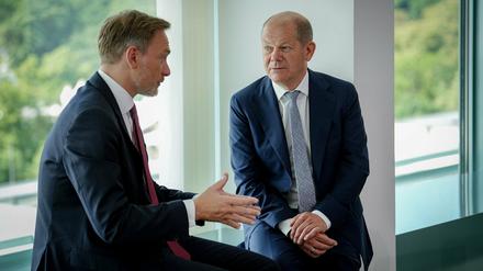 Bundeskanzler Olaf Scholz und Bundesfinanzminister Christian Lindner (FDP) ringen um weitere Entlastungen. 