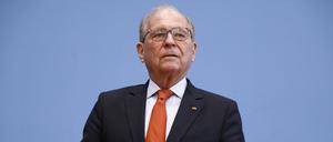 Wolfgang Ischinger wünscht sich von Bundeskanzler Olaf Scholz, dass er seine Ukrainepolitik trotz aller heiklen sicherheitspolitischen Fragen besser erklärt.