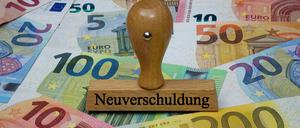 Die Neuverschuldung soll wieder streng reglementiert werden. Falsch, findet unser Gastautor.