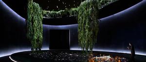 Tragödie unter Myriaden von Sternen. Szene aus Roland Schwabs Inszenierung mit Stephen Gould und Markus Eiche (Kurwenal, r.).