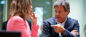 Beratungen auf EU-Ebene. Wirtschaftsminister Robert Habeck und Spaniens Energieministerin Teresa Ribera Rodriguez in Brüssel.