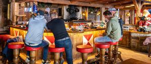 Mitarbeitertreffen in einem Restaurant in Ischgl, nach dem Lockdown.