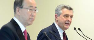 UN-Generalsekretär Ban Ki Moon (links) und UNHCR-Chef Filippo Grandi nach der Konferenz in Genf.