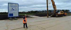 Ein langer Weg. Der Staat sucht nach Wegen, die marode Infrastruktur zu finanzieren - und neue zu schaffen.