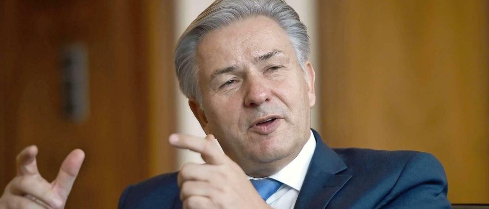 Klaus Wowereit wird jetzt Radiokommentator. 