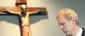 Direktor Ulrich Wessel aus Haltern hat 16 Schüler und zwei Lehrerinnen verloren.