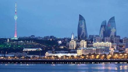 PR für den Apparat. Schon zum Eurovision Song Contest 2012 ließ die Regierung Baku leuchten.