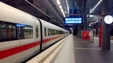 Still ruht der ICE. Auf Gleis 3 konnten Reisende am Mittwochabend schlafen. 