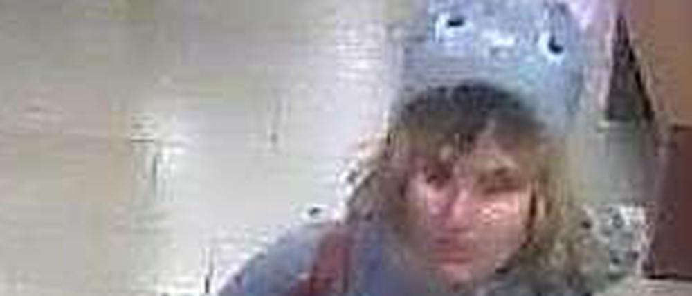 Dieses Bild der Tatverdächtigen veröffentlichte die Berliner Polizei.