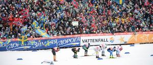 Alles voll. Beim Staffelrennen der Männer waren am Freitag 40 000 Zuschauer an der Strecke.