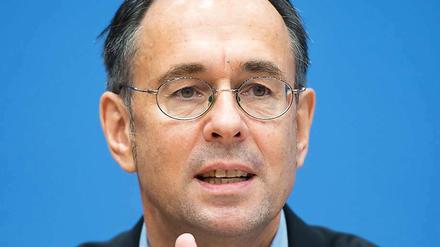 Andreas Zick ist Professor für Sozialisation und Konfliktforschung. Der 52-Jährige leitet das Institut für interdisziplinäre Konflikt- und Gewaltforschung an der Universität Bielefeld.