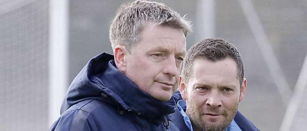 Rainer Widmayer, (47, vorne mit Cheftrainer Pal Dardai), bestritt als Profi 19 Zweitligaspiele für den SSV Ulm. Als Co-Trainer arbeitete er beim VfB Stuttgart, Grasshopper Zürich, FC St. Gallen, unter Markus Babbel bei Hertha BSC und zuletzt bei der TSG Hoffenheim. Im Februar kehrte er als Assistent zu den Berlinern zurück.