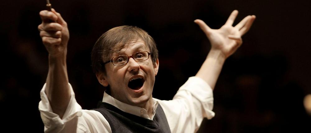 Simon Halsey, scheidender Chefdirigent des Rundfunkchor Berlin