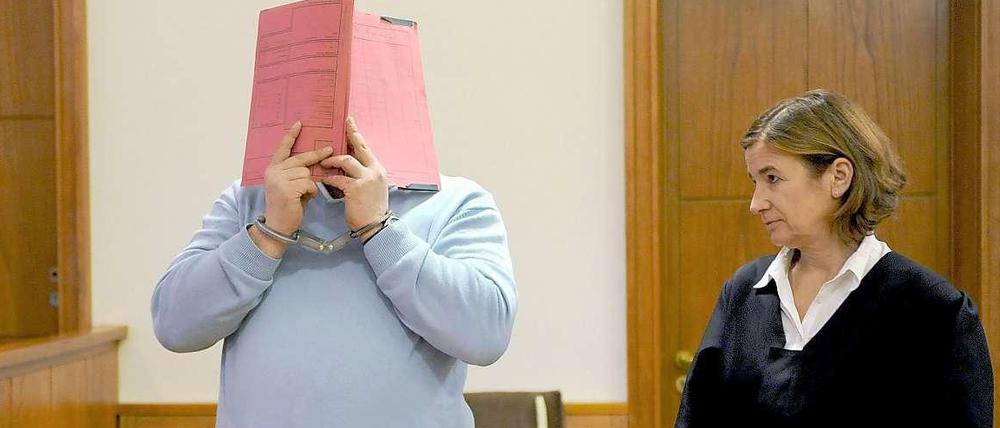 Serienkiller. Der Krankenpfleger Niels H. vor dem Landgericht Oldenburg.