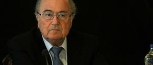 Droht WM-Gastgeber Russland mit Konsequenzen: Fifa-Präsident Blatter.