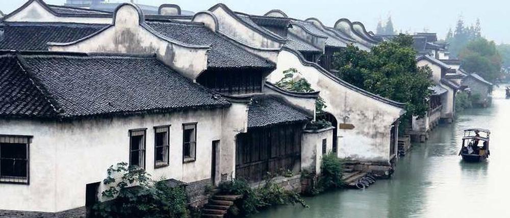 Verträumt. Nicht überall jedoch ist Wuzhen so still. Viele Chinesen aus den lauten, smoggeplagten Metropolen besuchen den Ort – auf der Suche nach der Vergangenheit.