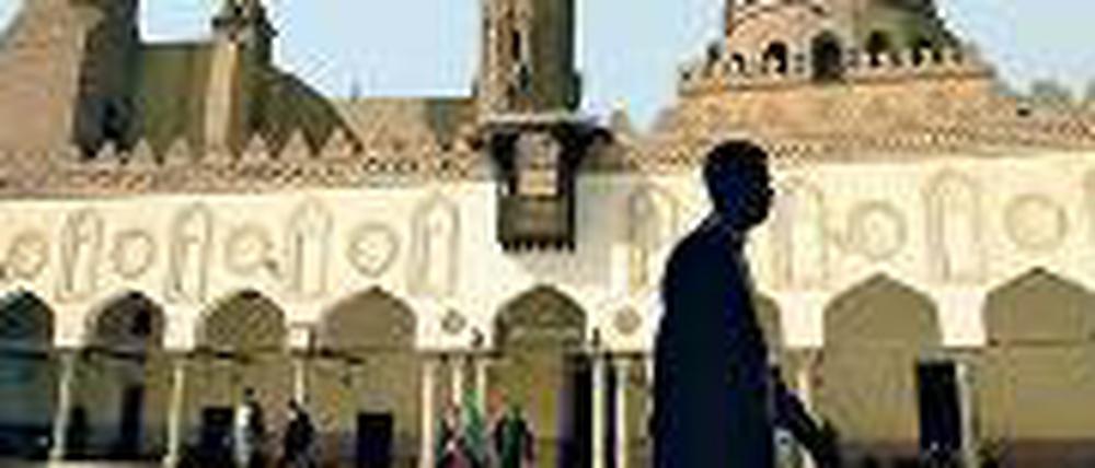 Architektur auf der Warteliste. Die Al-Azhar Moschee in Kairo.