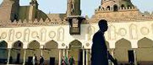 Architektur auf der Warteliste. Die Al-Azhar Moschee in Kairo.