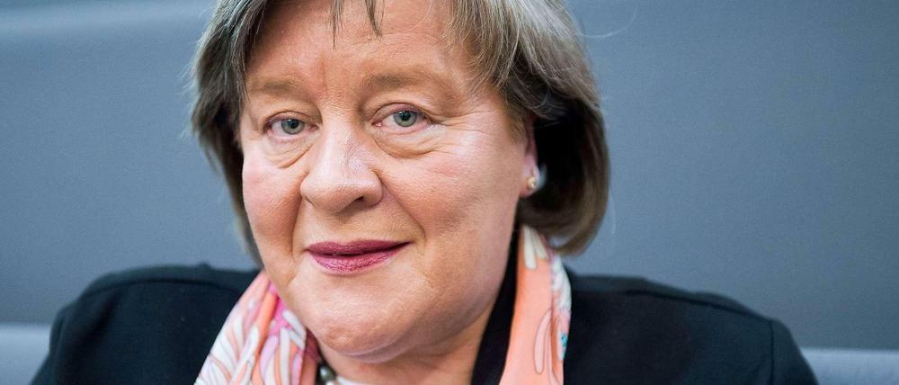 Andrea Voßhoff (56) ist seit Januar 2014 Bundesbeauftragte für den Datenschutz und die Informationsfreiheit (BfDI) und hat dort den Grünen Peter Schaar abgelöst.