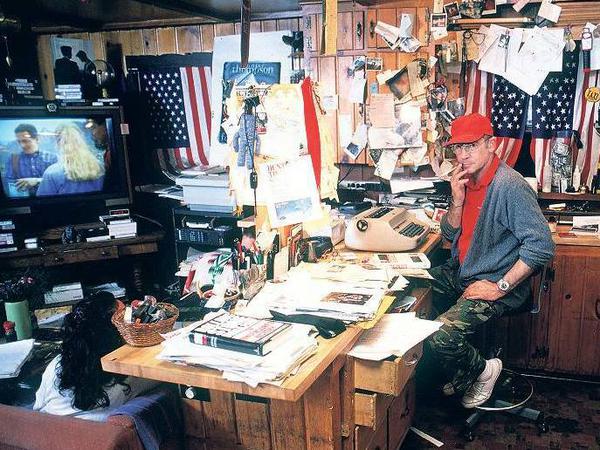 Thompson in seinem Arbeitszimmer.