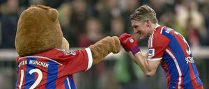 Willkommen zurück: Bastian Schweinsteiger kam erstmals seit dem WM-Finale wieder zum Einsatz