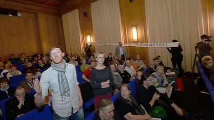 Die Demonstranten kritisierten eine Zwangsräumung in Charlottenburg.