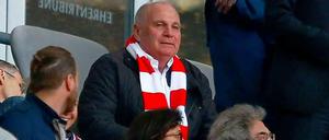 Uli Hoeneß war erstmals wieder nach seiner Verurteilung wegen Steuerhinterziehung wieder in der Allianz-Arena dabei uns sah nur ein 3:3 des neuen Deutschen Meisters FC Bayern München gegen die TSG 1899 Hoffenheim.