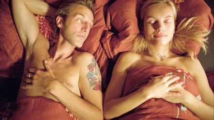 Fühl-dich-ooch-mal-jut-Movie auf Berlinisch. Andreas Schmidt und Nadja Uhl in „Sommer vorm Balkon“ .