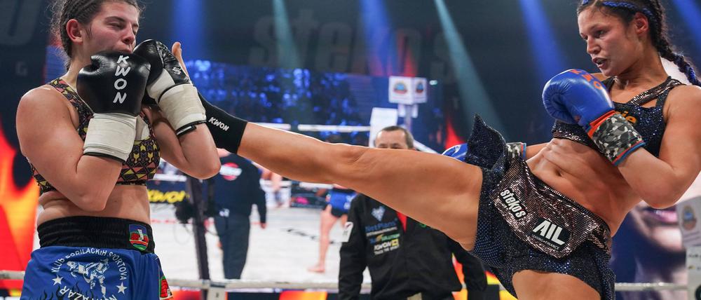 Am 16. Februar besiegte Marie Lang (rechts) in München Ajla Lukac aus Serbien nach Punkten und verteidigte damit ihren Weltmeistertitel. Damals litt sie schon unter starken Symptomen, die sich später als Coronavirus-Infektion herausstellten.