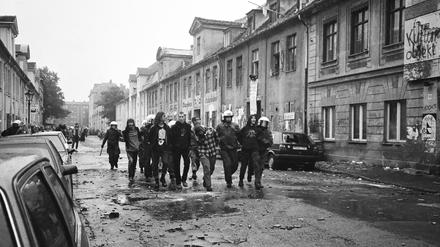 Wie in den besetzten Häusern in der Gutenbergstraße kam es in Potsdams Zentrum in den 1990er-Jahren immer wieder zu Räumungen durch die Polizei.