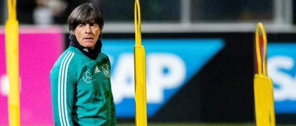 Joachim Löw ist auf der Suche nach Alternativen.
