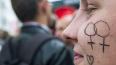 Gleichgeschlechtliche Paare können Probleme bekommen, wenn sie ins Ausland umziehen.