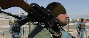 Auf Nummer sicher: Afghanische Armeeangehörige müssen weiterhin die Menschen vor Taliban-Angriffen schützen.