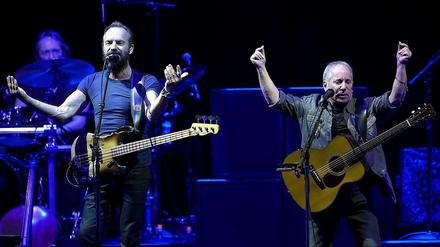 Sting und Paul Simon bei ihrem Berliner Auftritt.