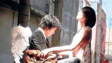 Mein Engel. Chasuke (Ken’Ichi Matsuyama) hat die schöne Yuri (Ito Ohno) dem Tod entrissen.