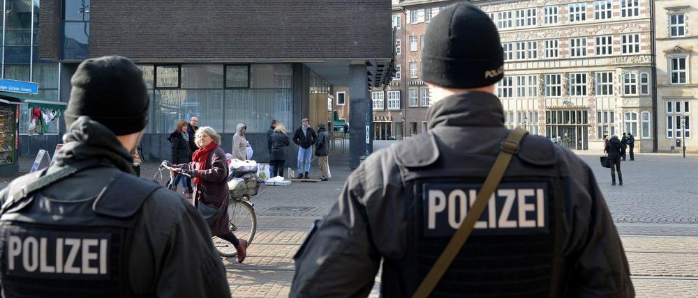 Warnung vor gewaltbereiten Islamisten: Verstärkte Polizeipräsenz in der Bremer Innenstadt.