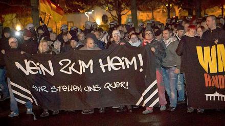 Protest gegen ein geplantes Flüchtlingsheim in Marzahn im vergangenen Dezember.